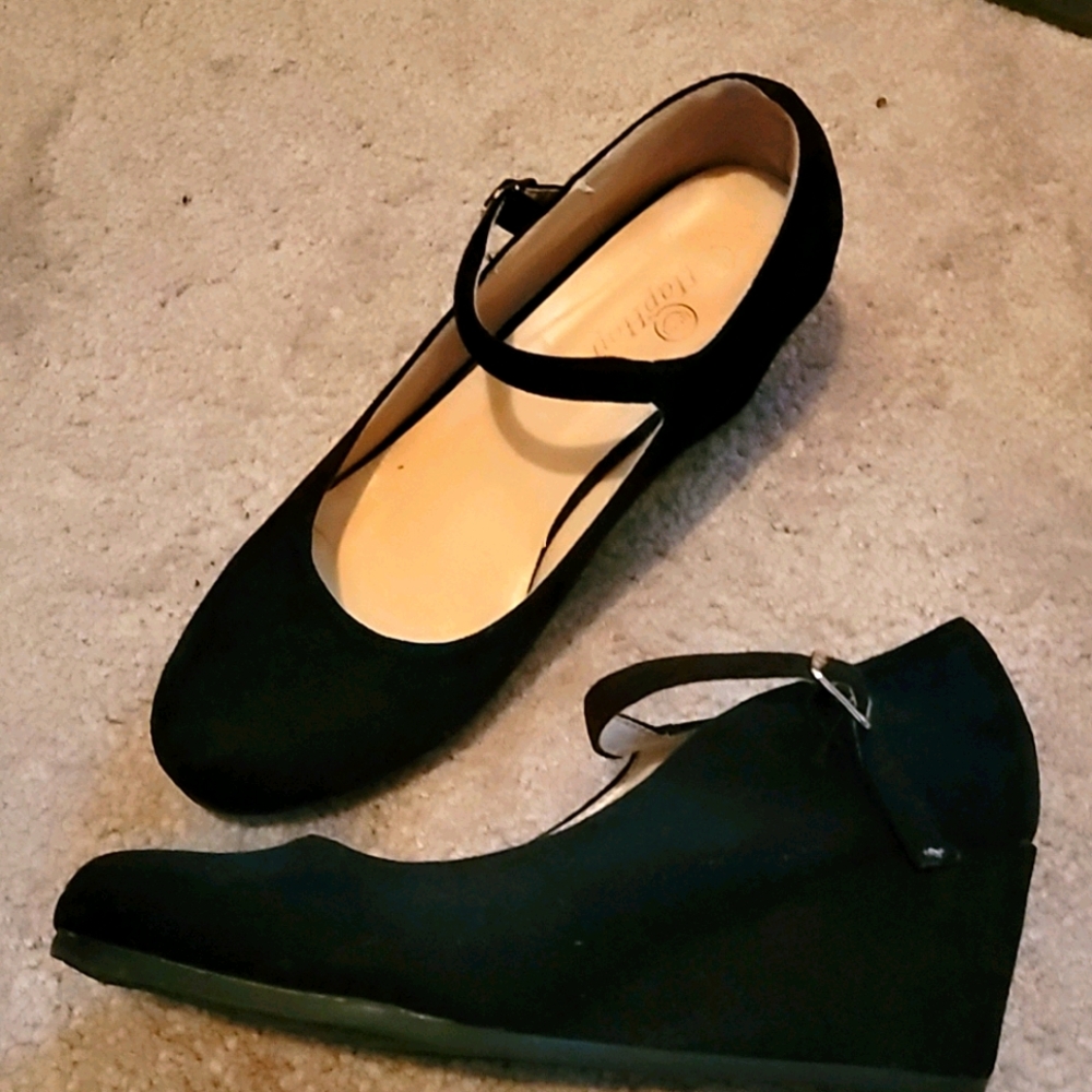 Black Wedges